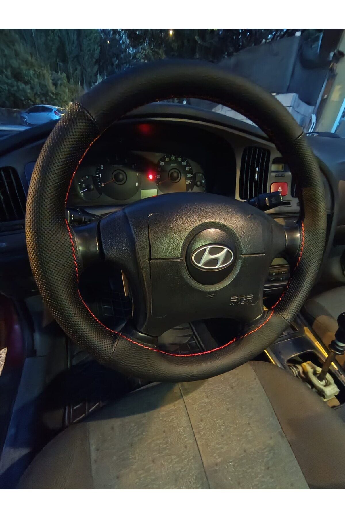 DİKİŞLİ DİREKSİYON KILIFI SİYAH DERİ NOKTA DERİ KIRMIZI DİKİŞLİ HYUNDAİ ELENTRA ATOS BU DİREKSİYON