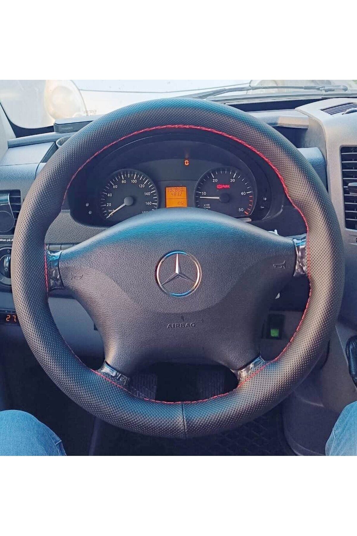 DİKİŞLİ DİREKSİYON KILIFI NOKTALI DERİ KIRMIZI DİKİŞLİ MERCEDES SPRİNTER ÇIKINTILI DİREKİSYON