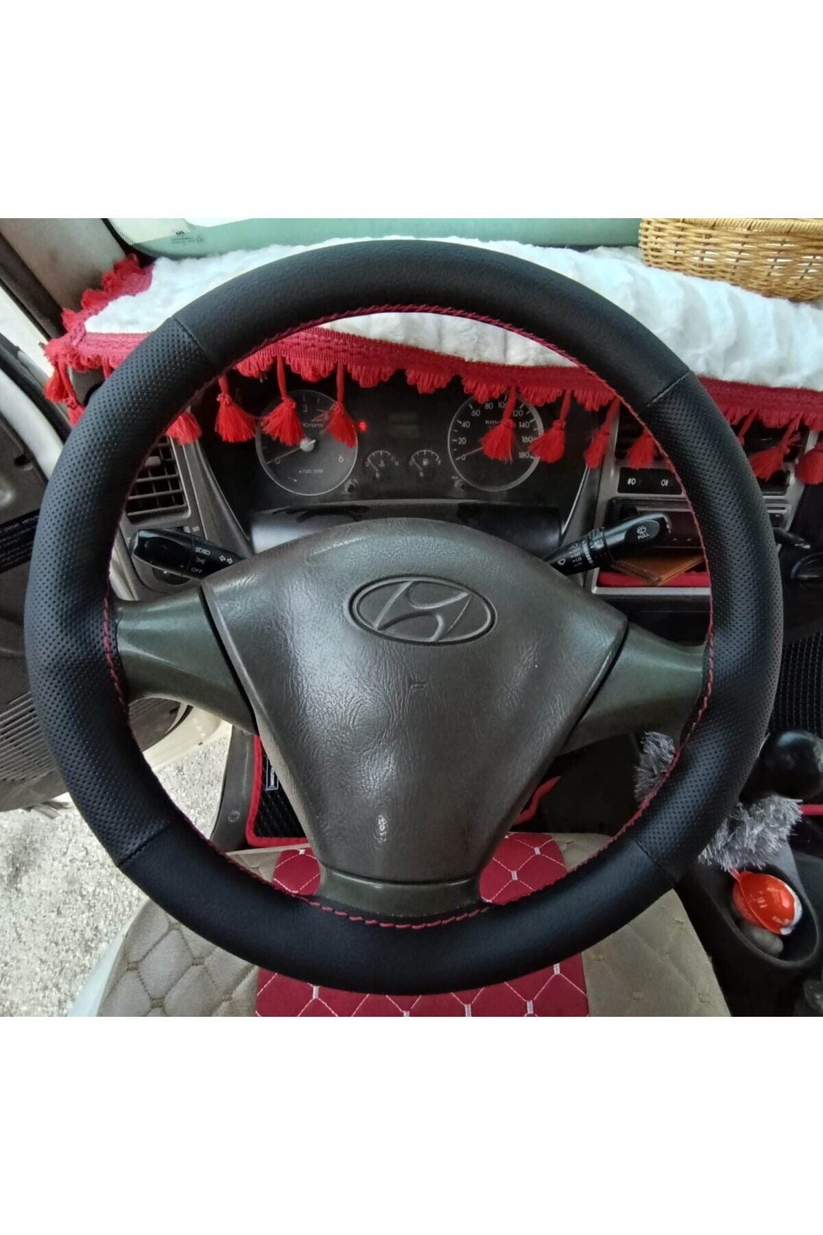 DİKİŞLİ DİREKSİYON KILIFI NOKTALI / SİYAH DERİ KIRMIZI DİKİŞLİ HYUNDAİ H100 İÇİN