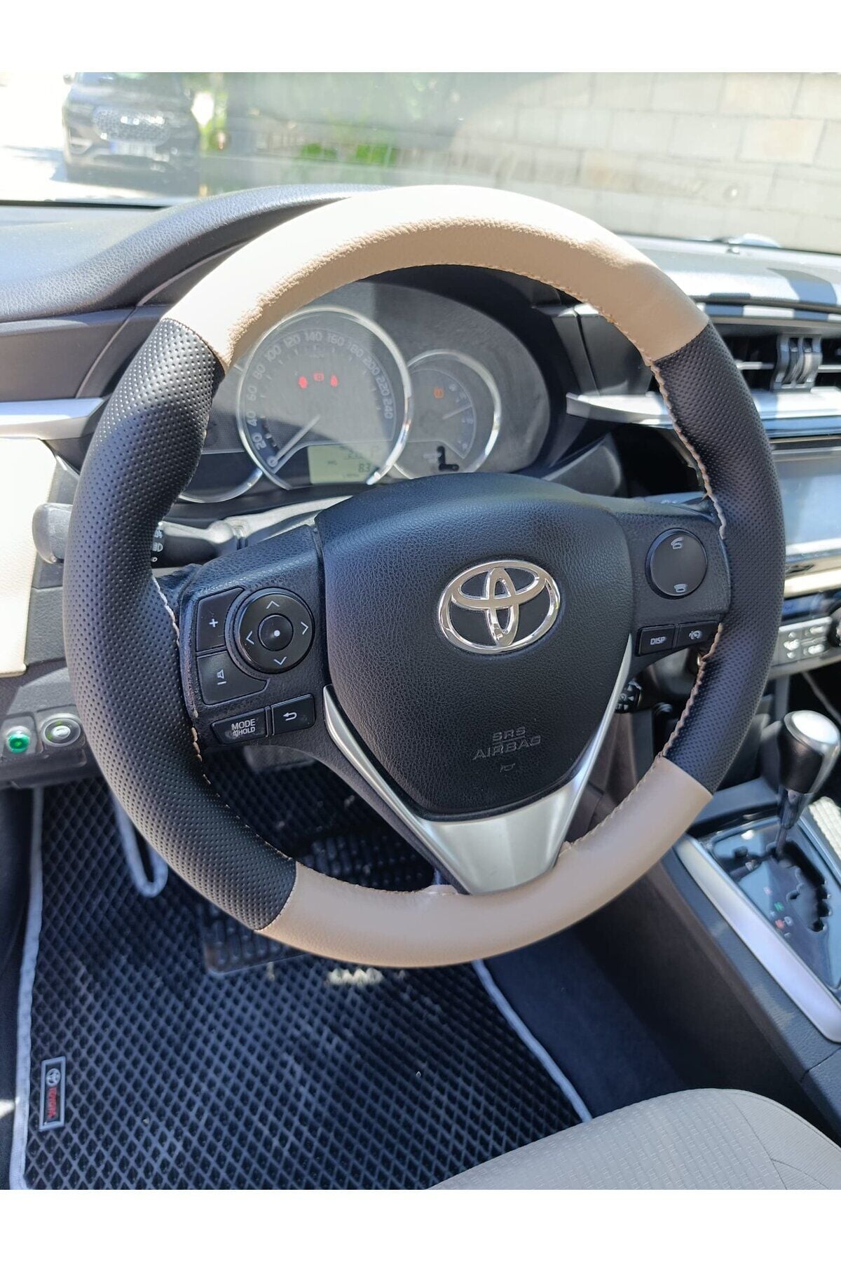 DİKİŞLİ DİREKSİYON KILIFI BEJ / NOKTA DERİ BEJ DİKİŞLİ TOYOTA COROLLA 2004-2026 ARASI