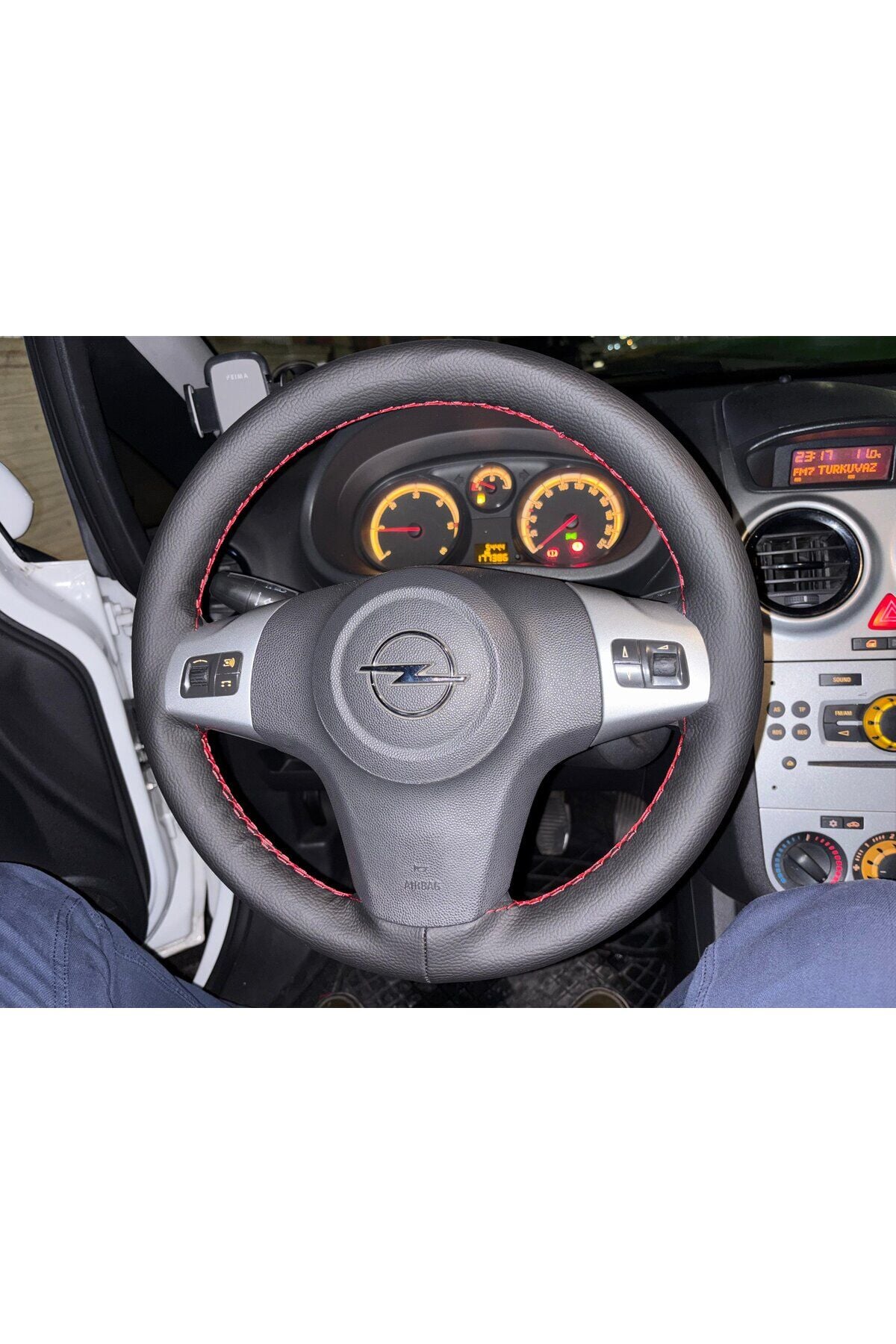 DİKİŞLİ DİREKSİYON KILIFI SİYAH DERİ KIRMIZI DİKİŞLİ OPEL CORSA BU DİREKSİYON