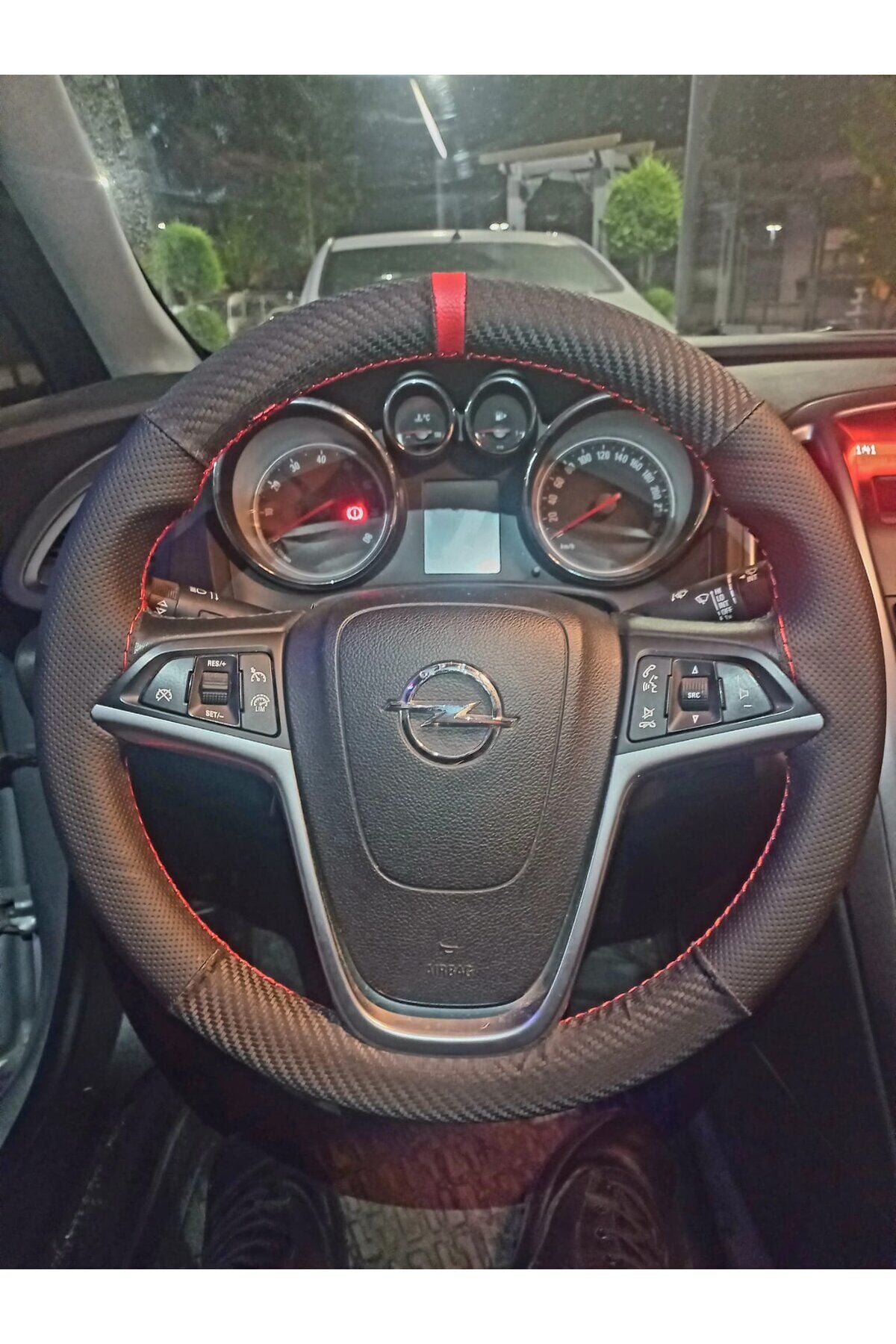 DİKİŞLİ DİREKSİYON KILIFI KARBON / NOKTA DERİ KIRMIZI YÜZÜK KIRMIZI DİKİŞLİ OPEL BU DİREKSİYON
