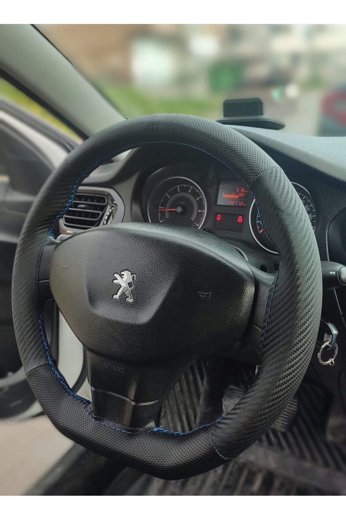 DİKİŞLİ DİREKSİYON KILIFI KARBON / NOKTA DERİ MAVİ DİKİŞLİ PEUGEOT 301 VE CİTROEN ELYSEE İÇİN