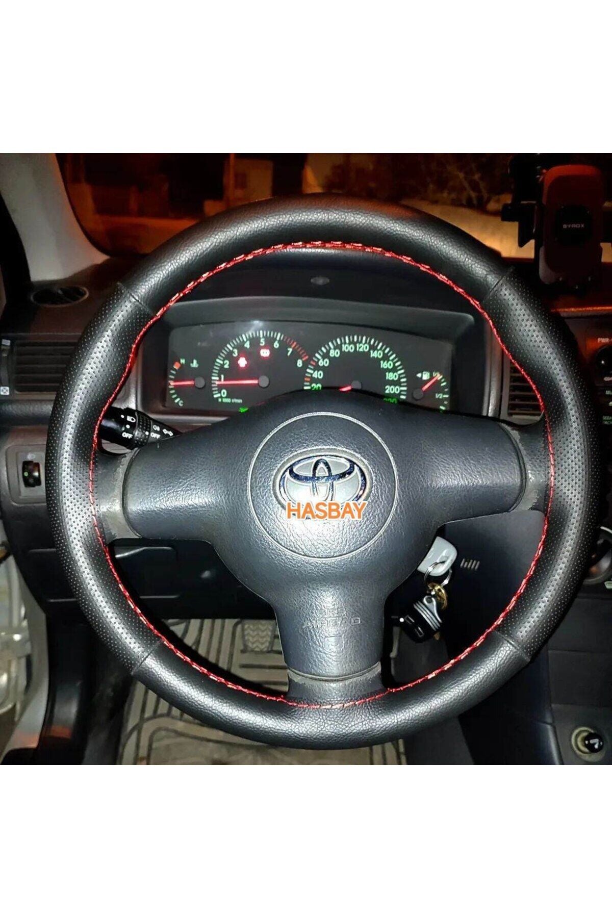 DİKİŞLİ DİREKSİYON KILIFI NOKTALI / SİYAH DERİ SİYAH DİKİŞLİ TOYOTA COROLLA 2004-2026 İÇİN