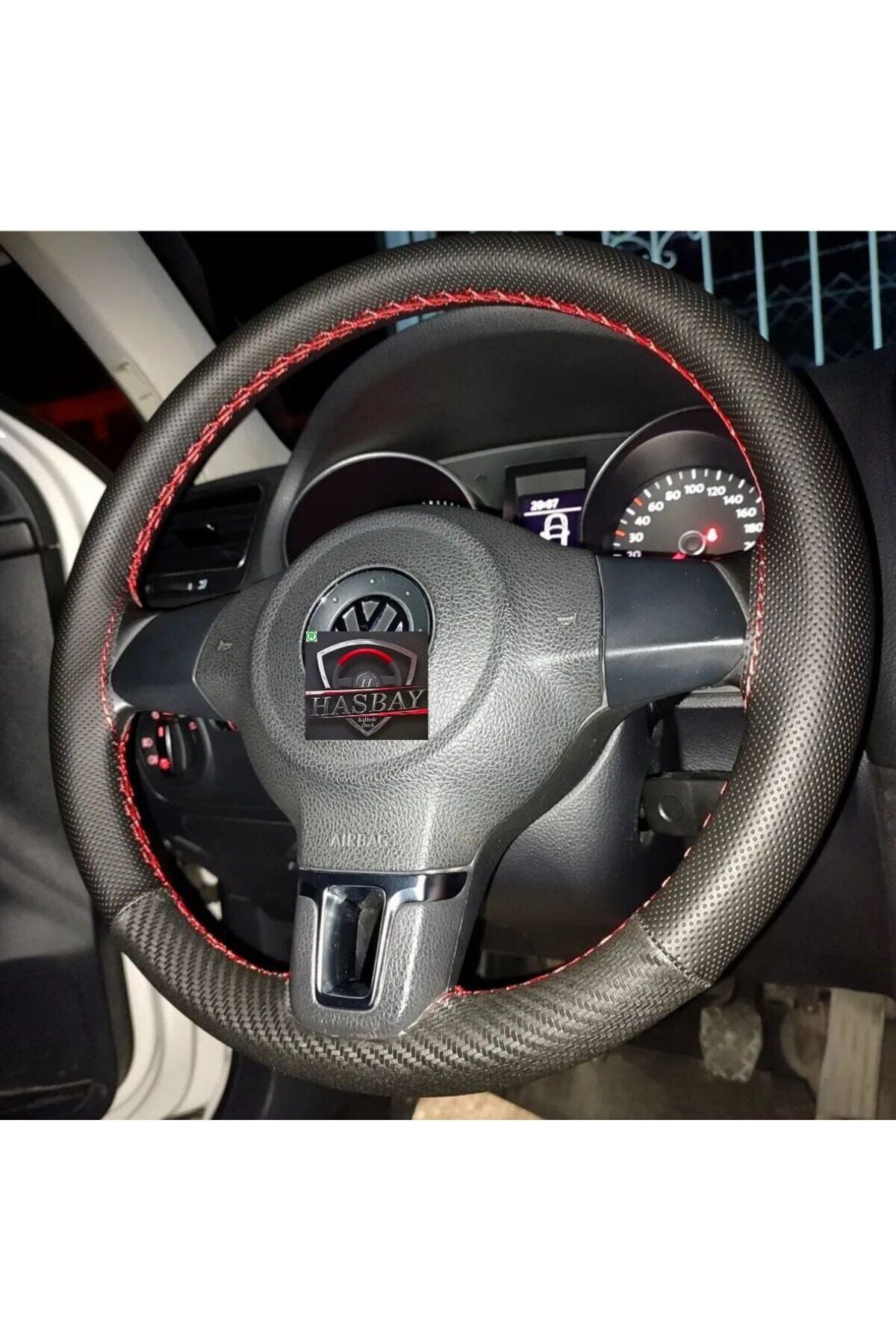 DİKİŞLİ DİREKSİYON KILIFI KARBON / NOKTA DERİ 2 PARÇA KIRMIZI DİKİŞLİ VW POLO BU DİREKSİYON İÇİN