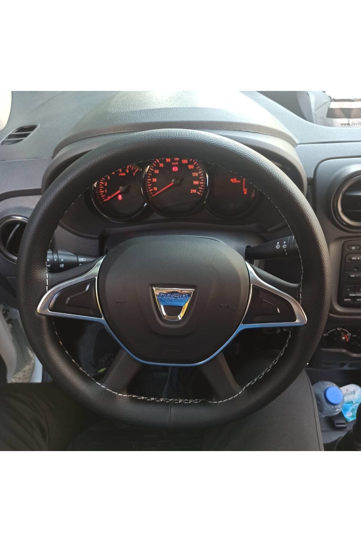 DİKİŞLİ DİREKSİYON KILIFI SİYAH GRİ DİKİŞLİ DUCİA DUSTER İÇİN