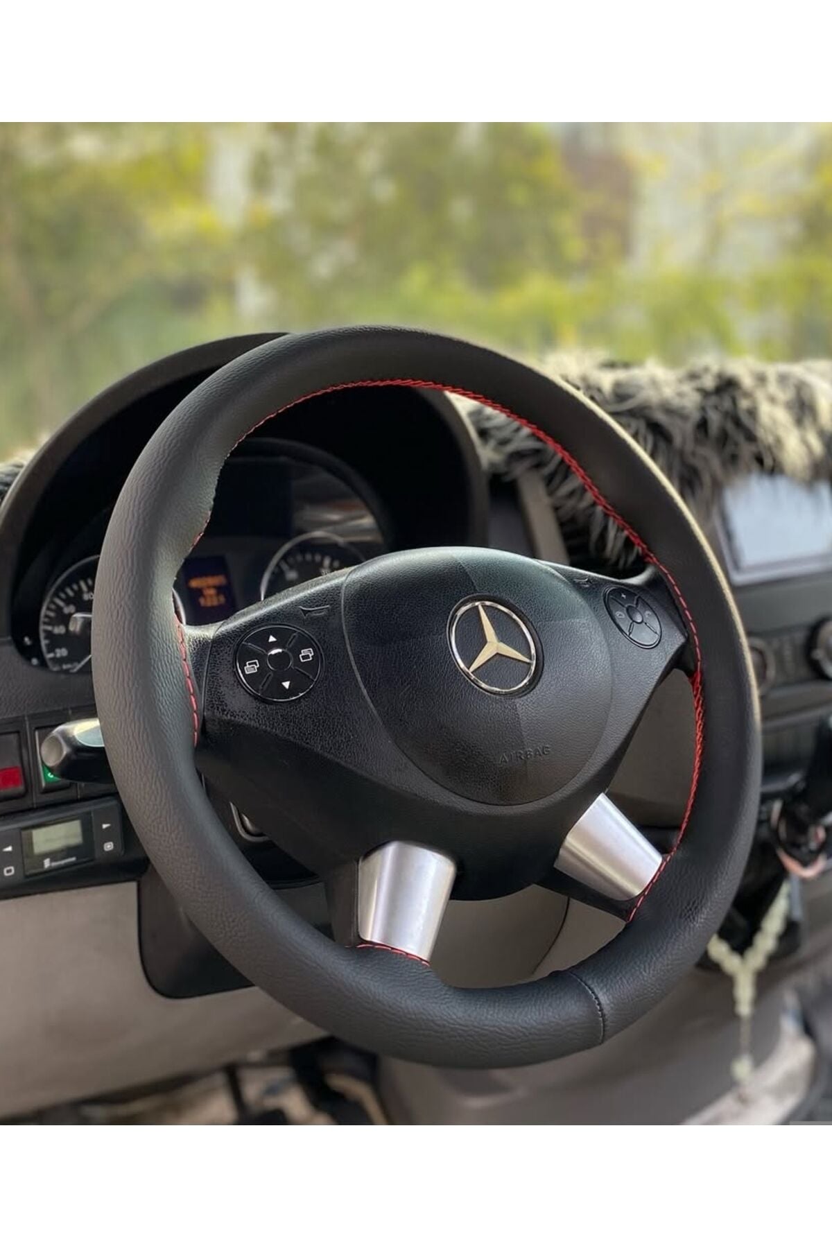 DİKİŞLİ DİREKSİYON KILIFI SİYAH KIRMIZI DİKİŞLİ MERCEDES SPRİNTER FOTODAKİ DİREKSİYON İÇİN