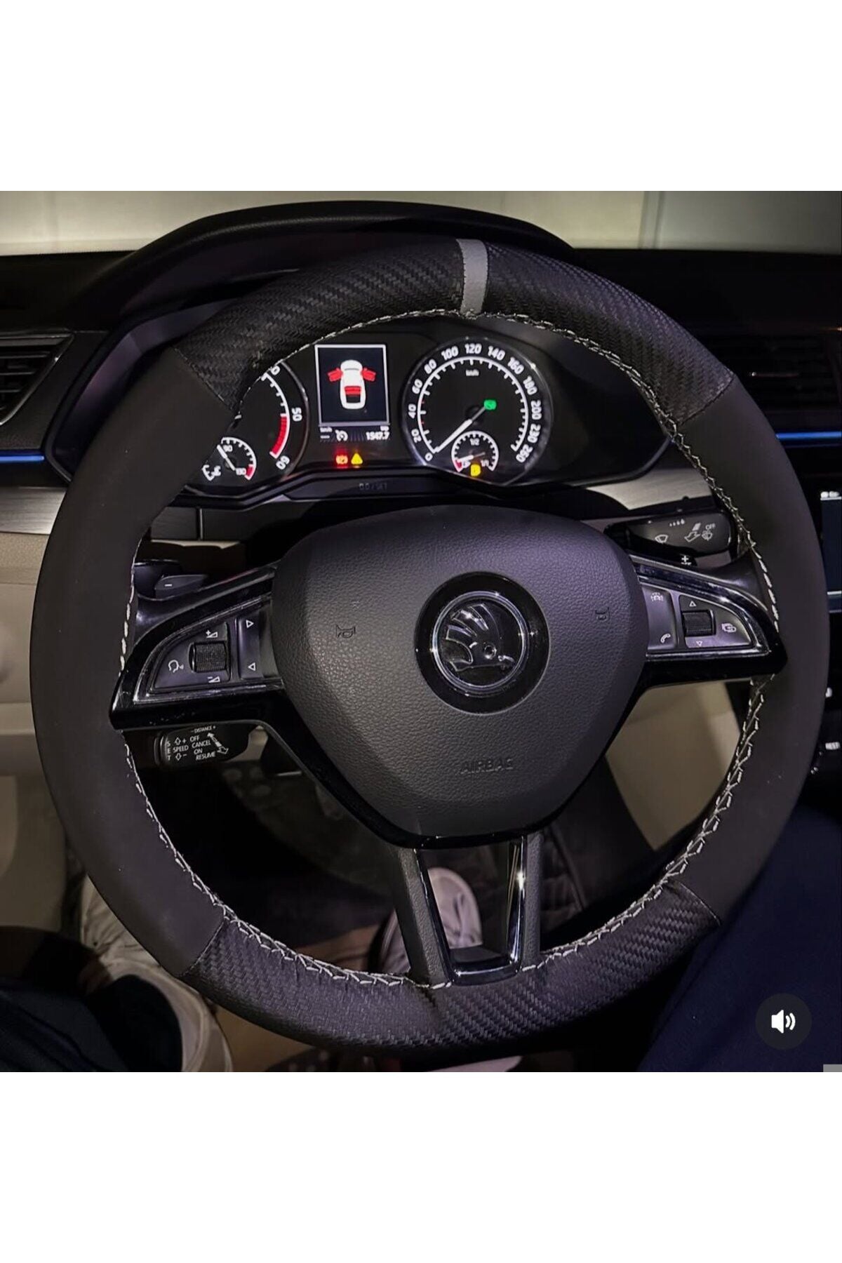 DİKİŞLİ DİREKSİYON KILIFI KARBON NUBUK GRİ YÜZÜK / DİKİŞLİ SKODA OCTAVİA SÜPERB İÇİN