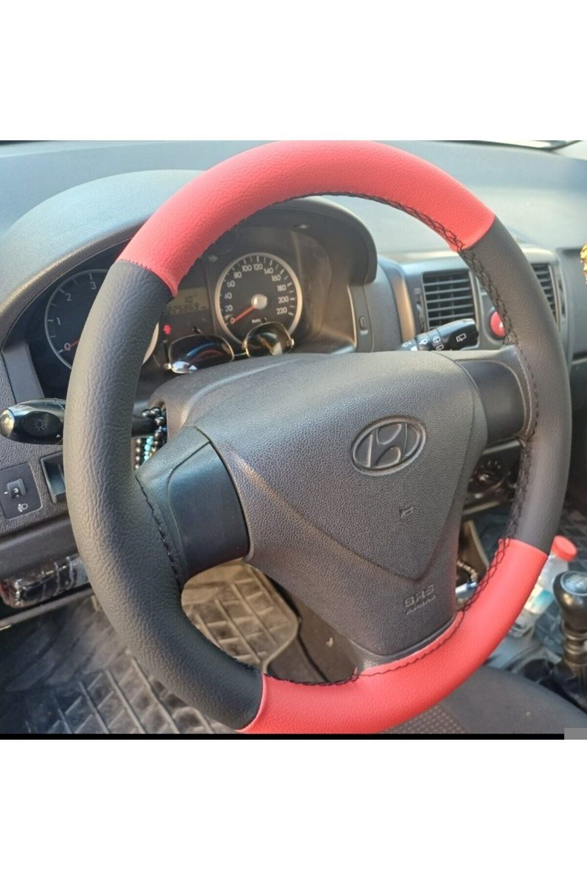 DİKİŞLİ DİREKSİYON KILIFI KIRMIZI SİYAH DERİ SİYAH DİKİŞLİ HYUNDAI GETZ - ERA İÇİN