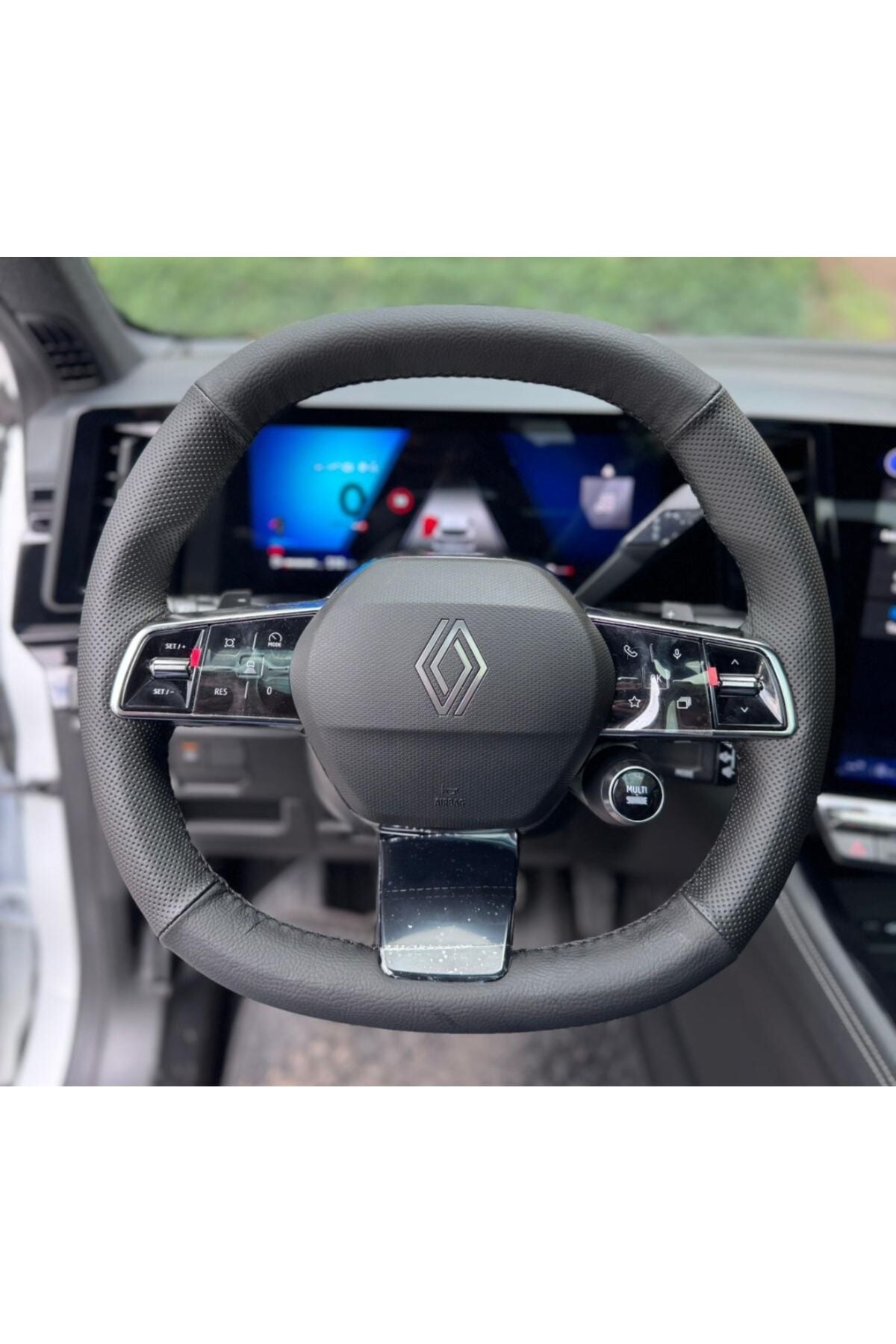 DİKİŞLİ DİREKSİYON KILIFI SİYAH DERİ NOKTALI DERİ SİYAH DİKİŞLİ RENAULT AUSTRAL İÇİN