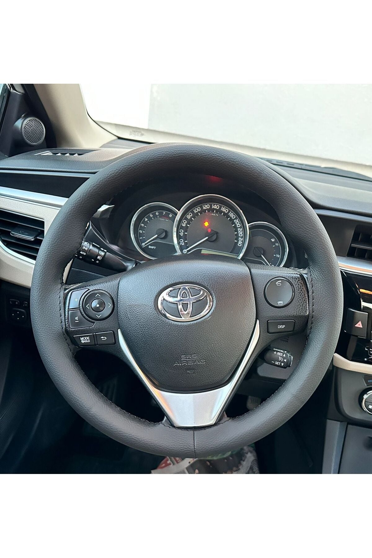 DİKİŞLİ DİREKSİYON KILIFI SİYAH DERİ SİYAH DİKİŞLİ TOYOTA COROLLA 2015 İÇİN