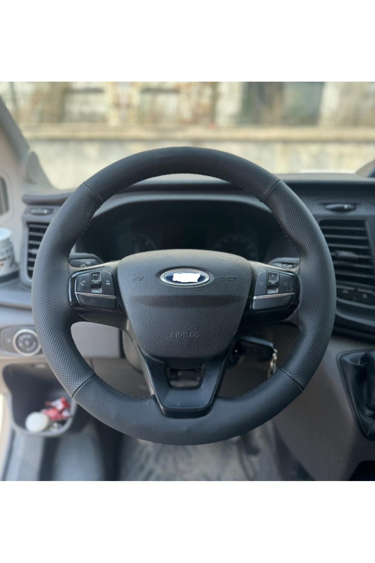 DİKİŞLİ DİREKSİYON KILIFI SİYAH DERİ NOKTALI DERİ SİYAH DİKİŞLİ F. CUSTOM TRANSİT İÇİN