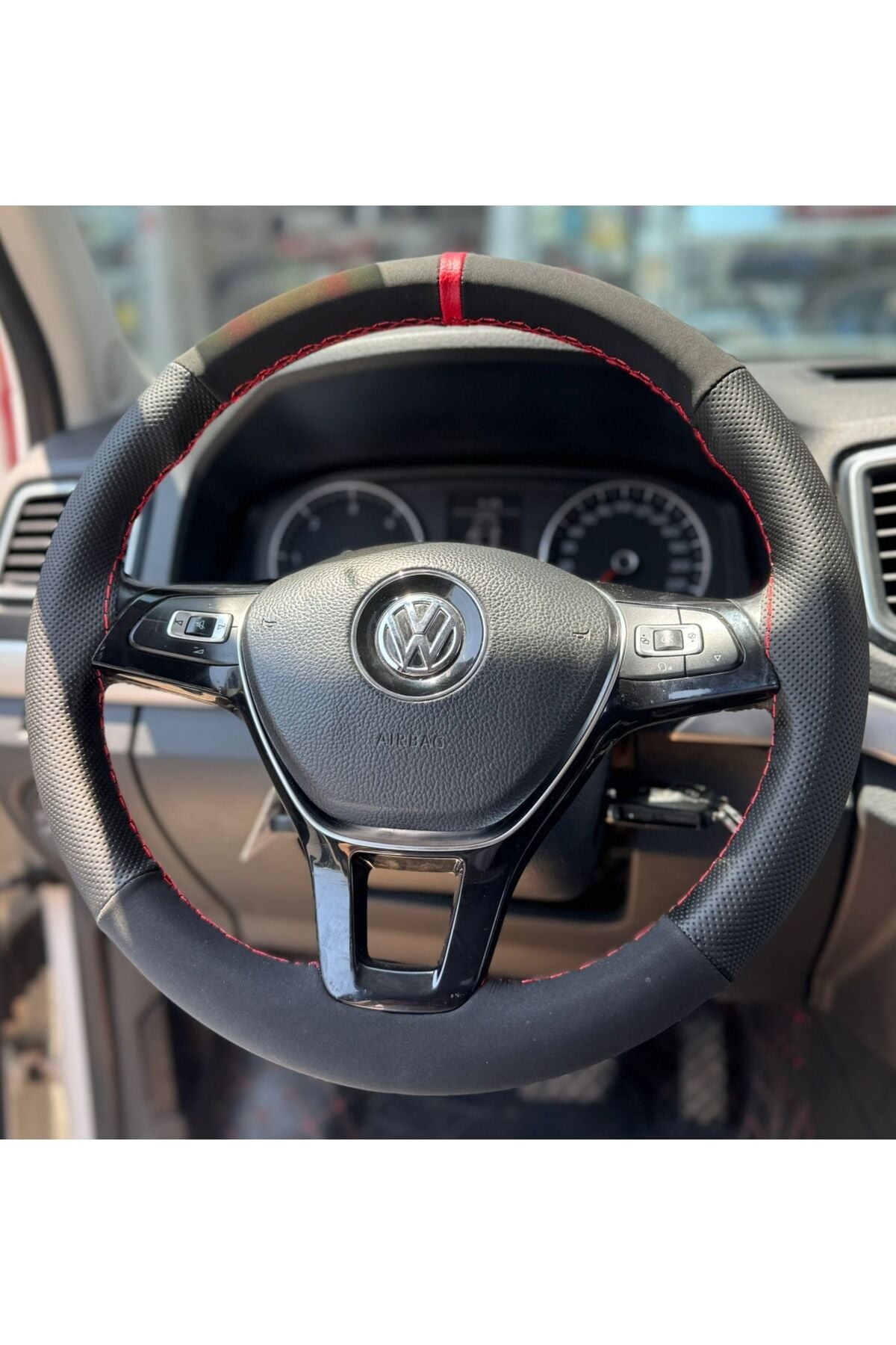 DİKİŞLİ DİREKSİYON KILIFI NUBUK DERİ NOKTALI DERİ KIRMIZI YÜZÜK KIRMIZI DİKİŞLİ VW AMAROK İÇİN