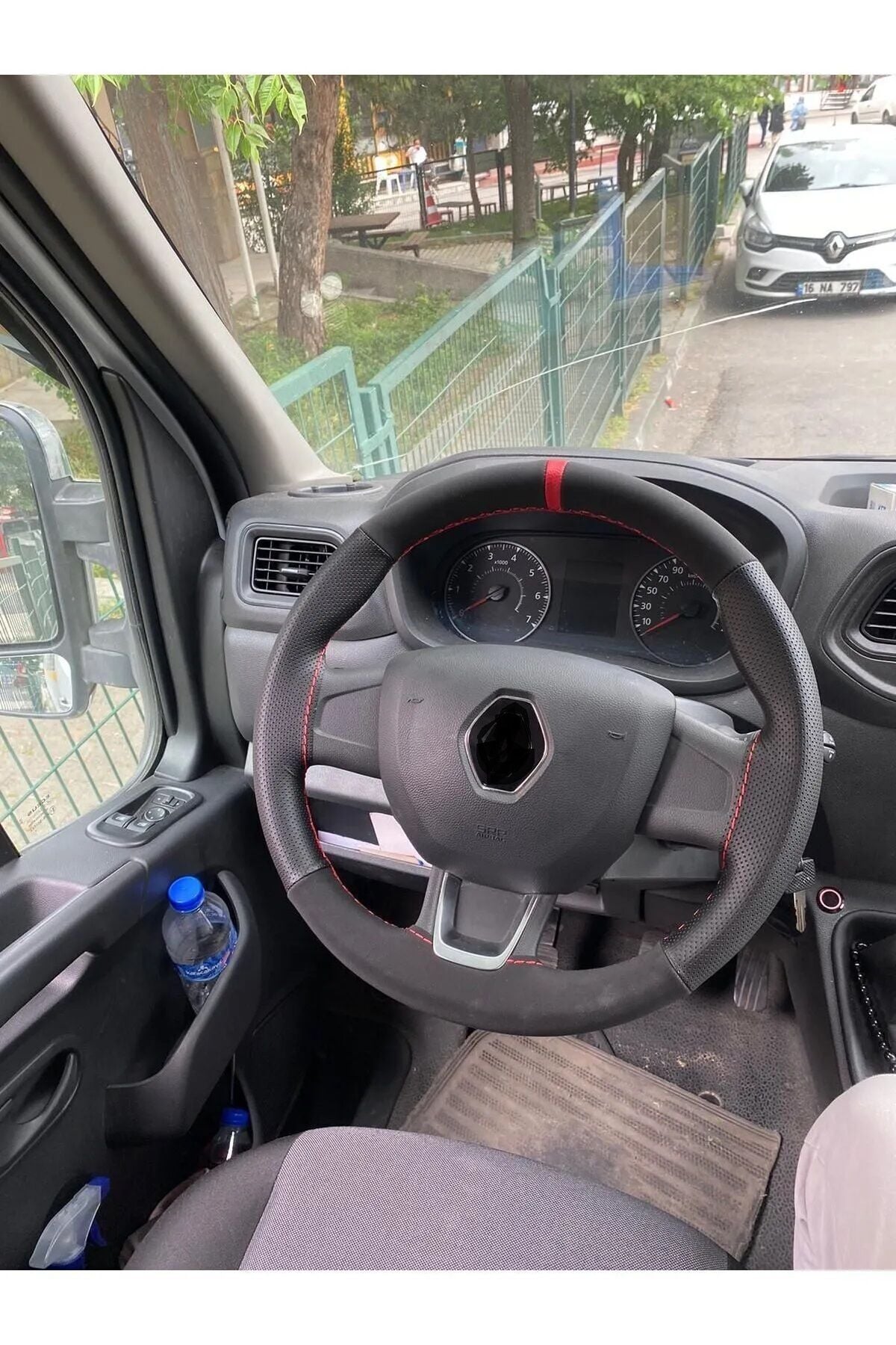 Dikişli Direksiyon Kılıfı Noktalı/nubuk Kırmızı Yüzük Kırmızı Dikiş Renault Master İçin