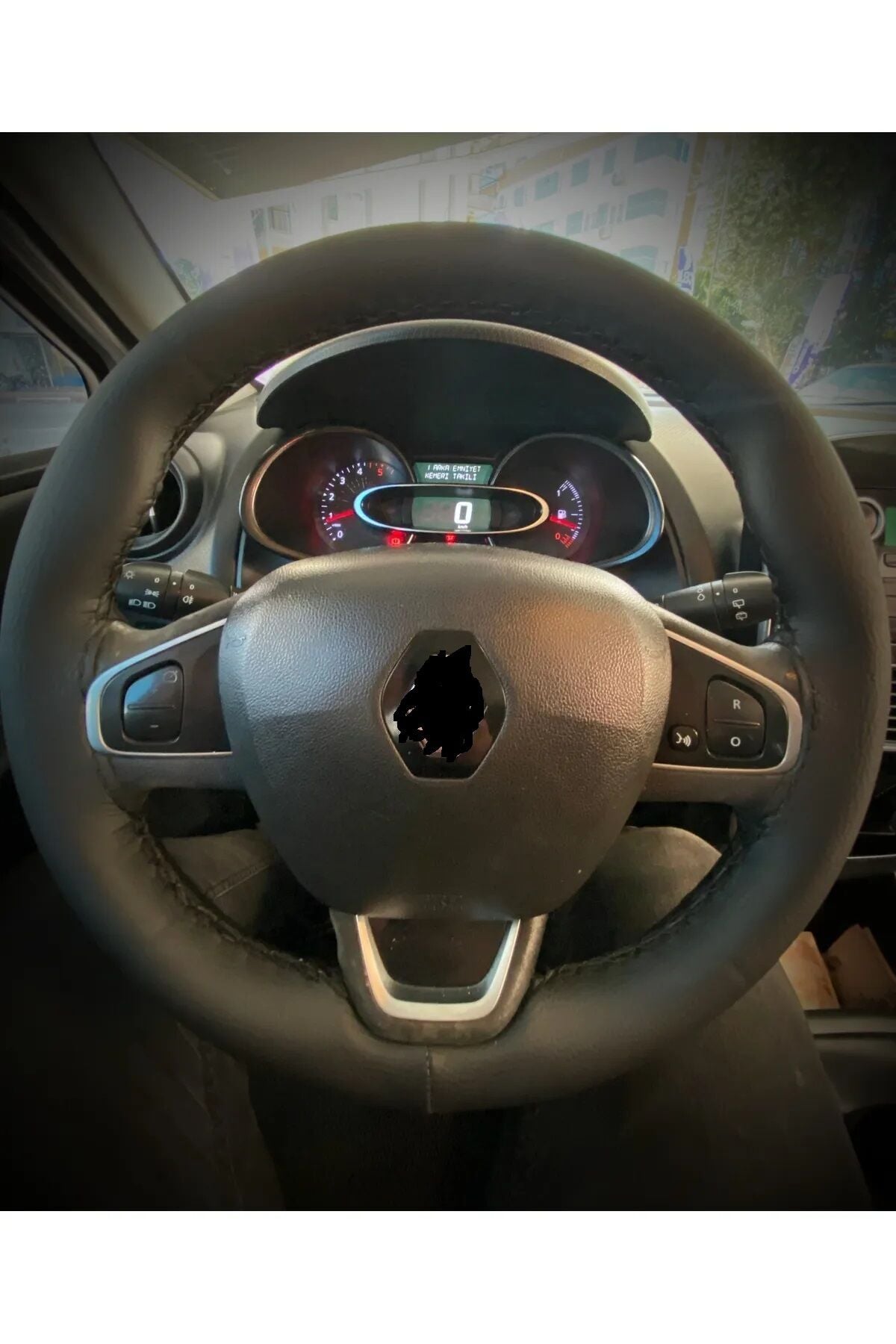 DİKİŞLİ DİREKSİYON KILIFI İTHAL SİYAH DERİ SİYAH DİKİŞLİ RENAULT CLİO İÇİN