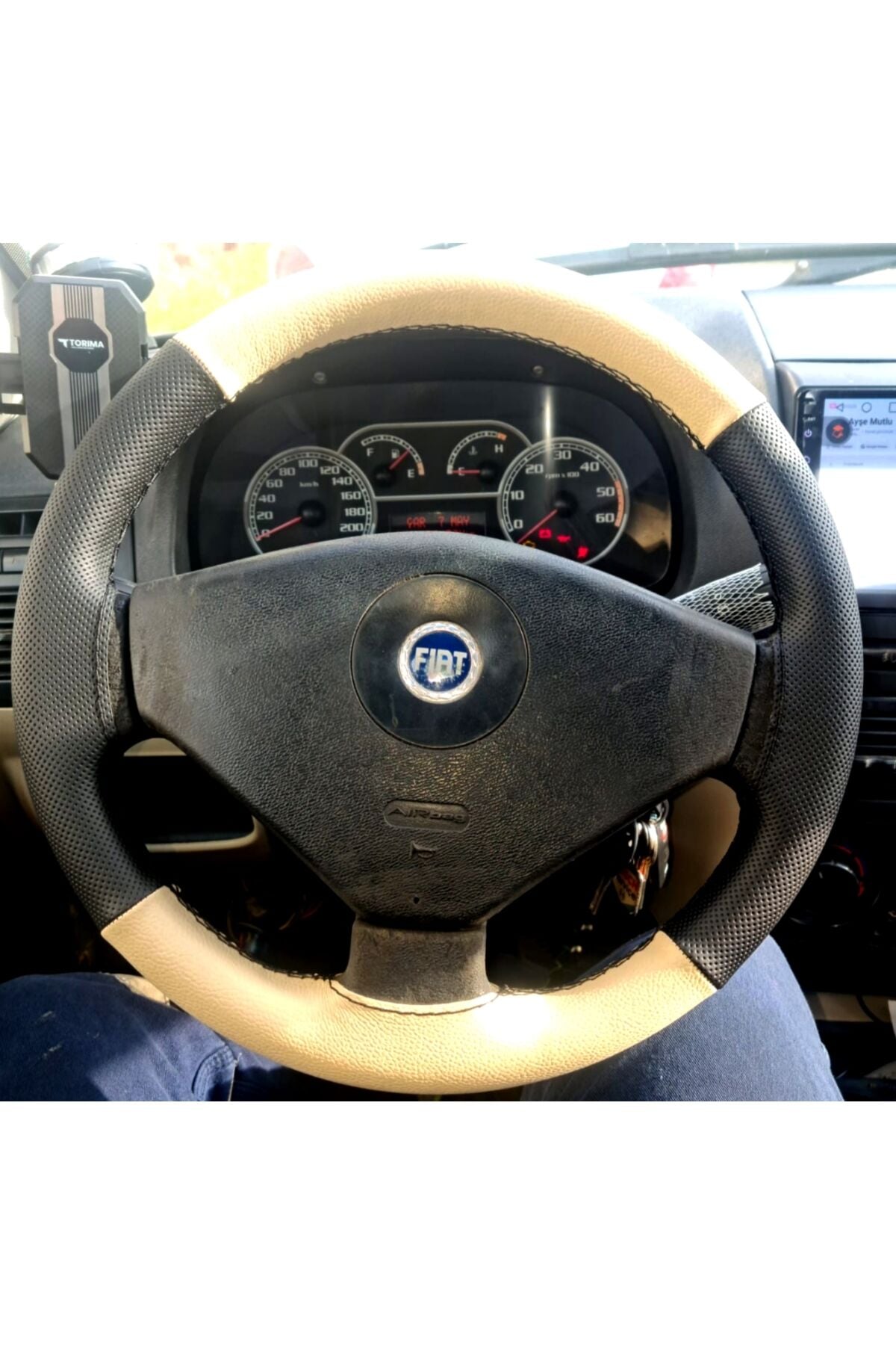 DİKİŞLİ DİREKSİYON KILIFI BEJ DERİ NOKTALI DERİ SİYAH DİKİŞLİ FIAT ALBEA İÇİN
