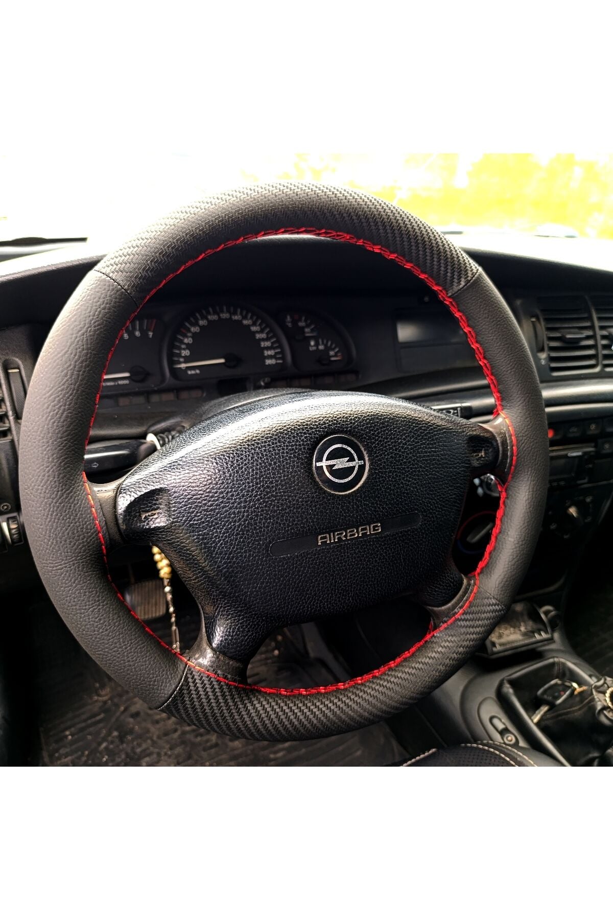 DİKİŞLİ DİREKSİYON KILIFI KARBON DERİ DAMARLI DERİ KIRMIZI DİKİŞLİ OPEL VECTRA B İÇİN