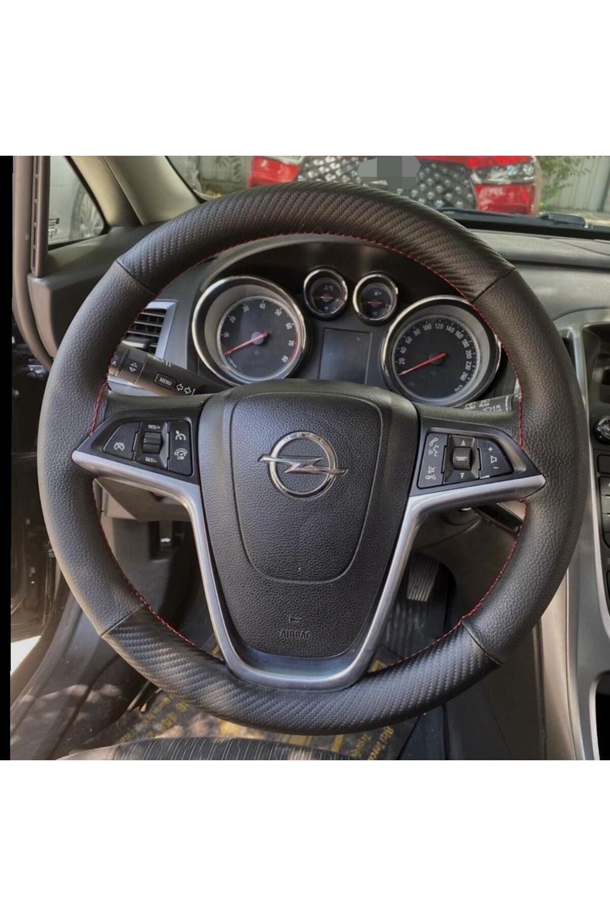 DİKİŞLİ DİREKSİYON KILIFI KARBON DERİ SİYAH DERİ KIRMIZI DİKİŞLİ OPEL ASTRA J İÇİN
