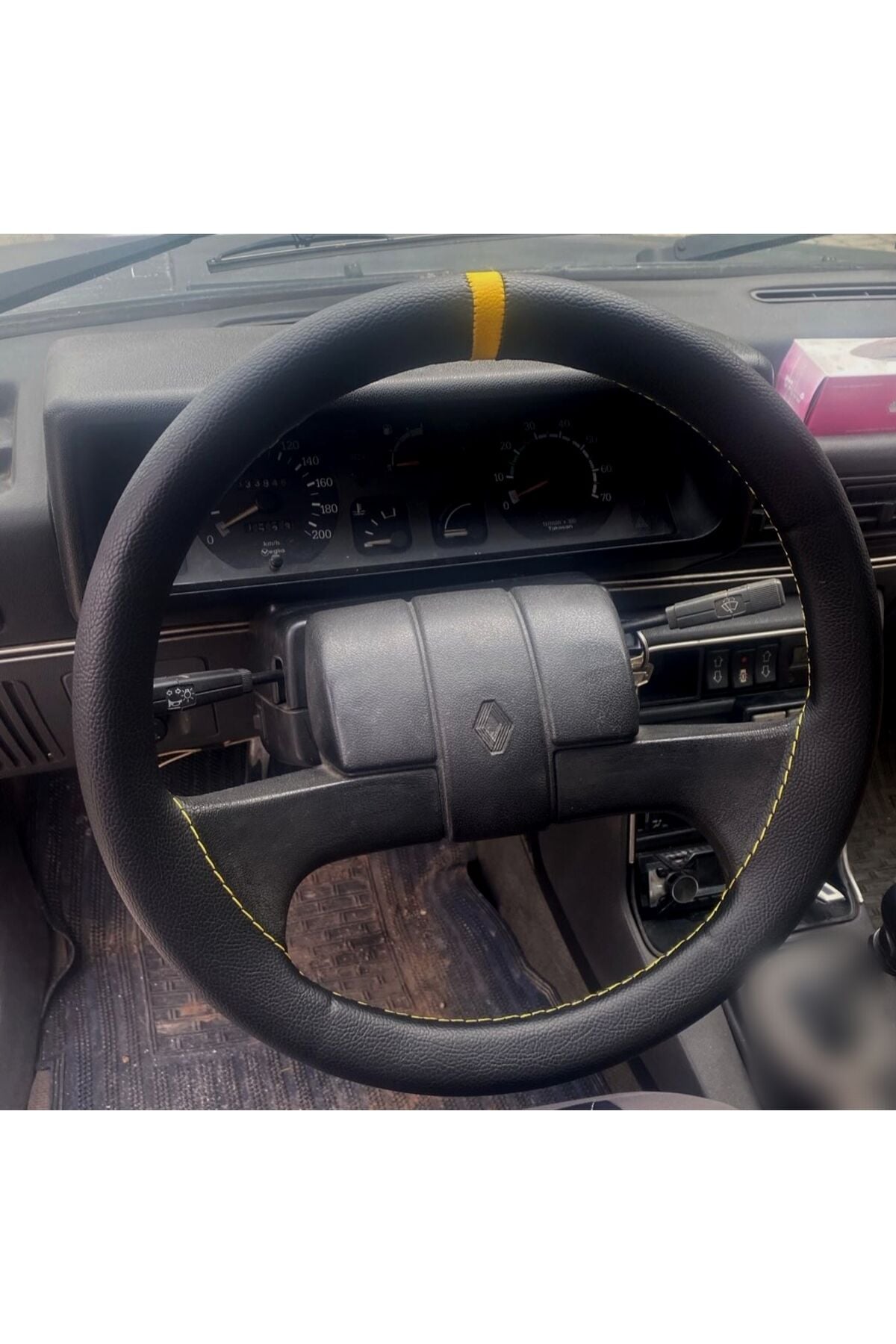 DİKİŞLİ DİREKSİYON KILIFI SİYAH DERİ SARI YÜZÜK SARI DİKİŞLİ RENAULT 9 BROADWAY İÇİN