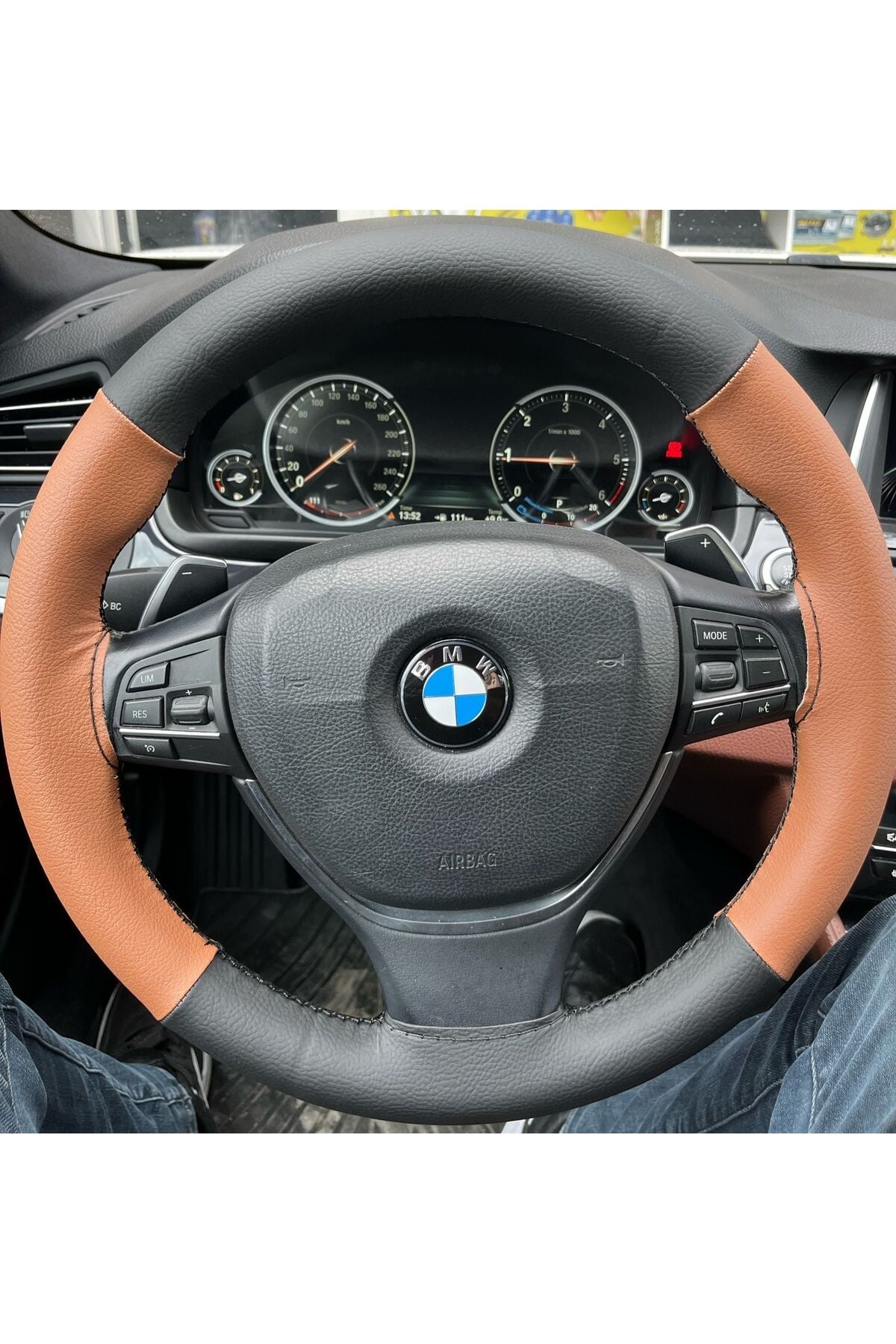 DİKİŞLİ DİREKSİYON KILIFI SİYAH DERİ TABA DERİ SİYAH DİKİŞLİ BMW 5 İÇİN