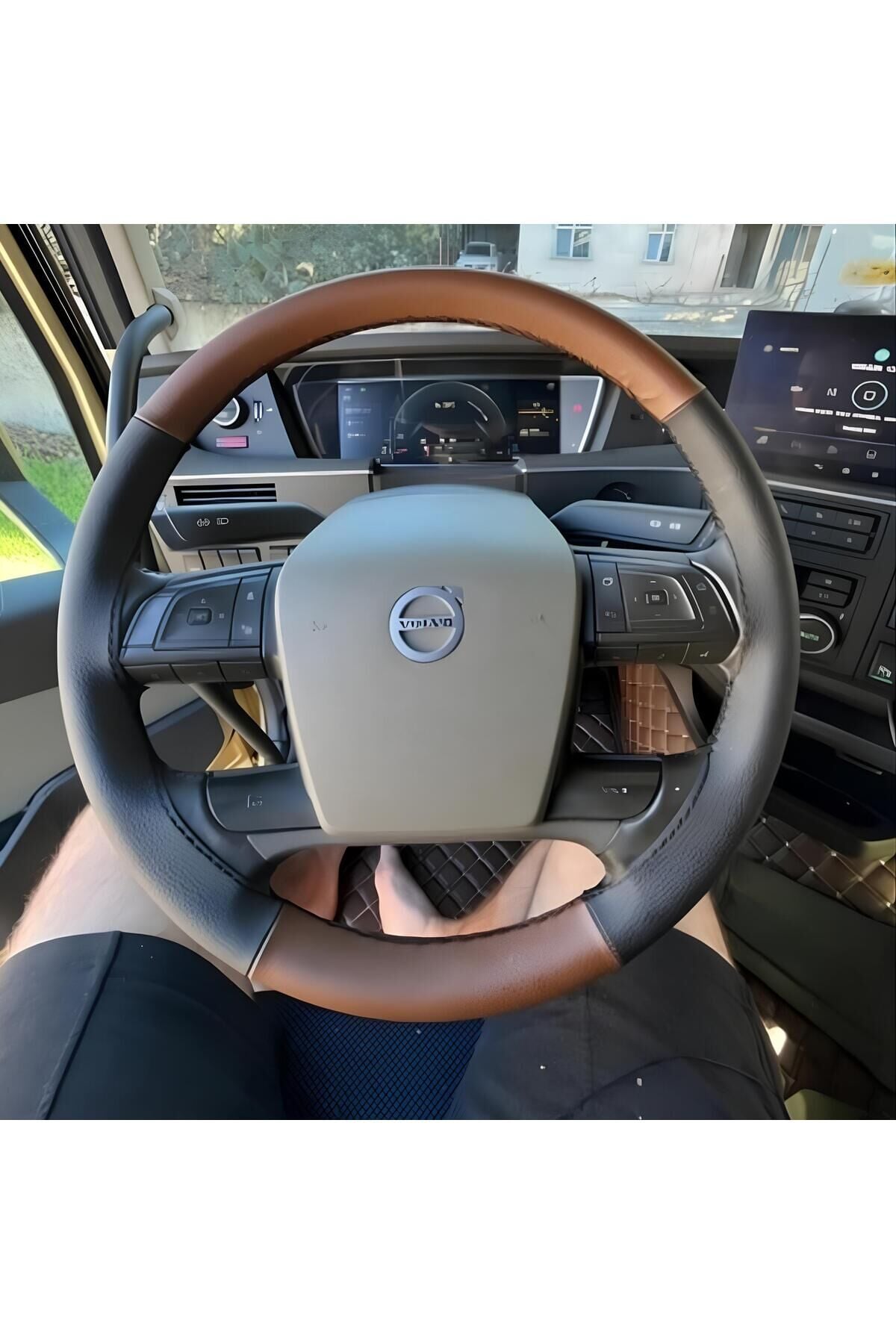 DİKİŞLİ DİREKSİYON KILIFI KAHVE DERİ SİYAH DERİ SİYAH DİKİŞLİ VOLVO TIR KAMYON İÇİN