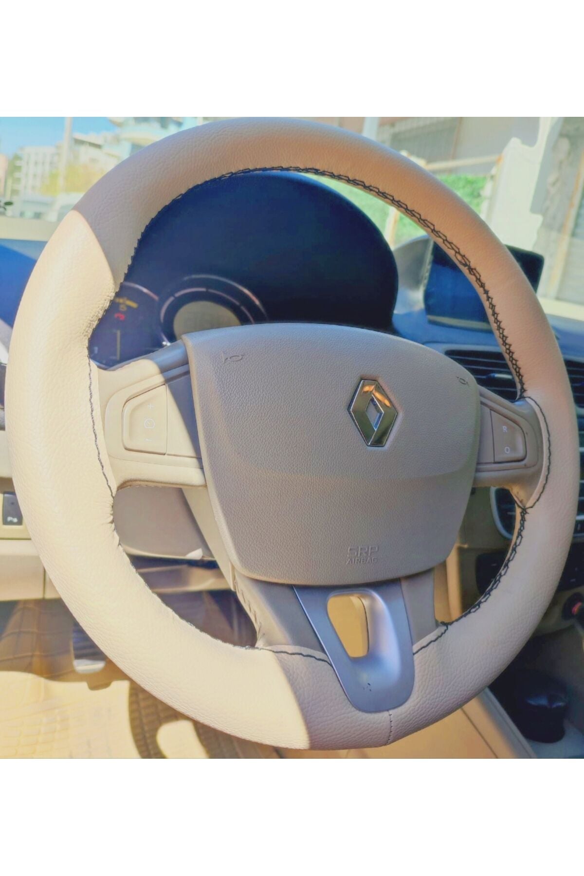 DİKİŞLİ DİREKSİYON KILIFI BEJ DERİ SİYAH DİKİŞLİ RENAULT FLUENCE İÇİN