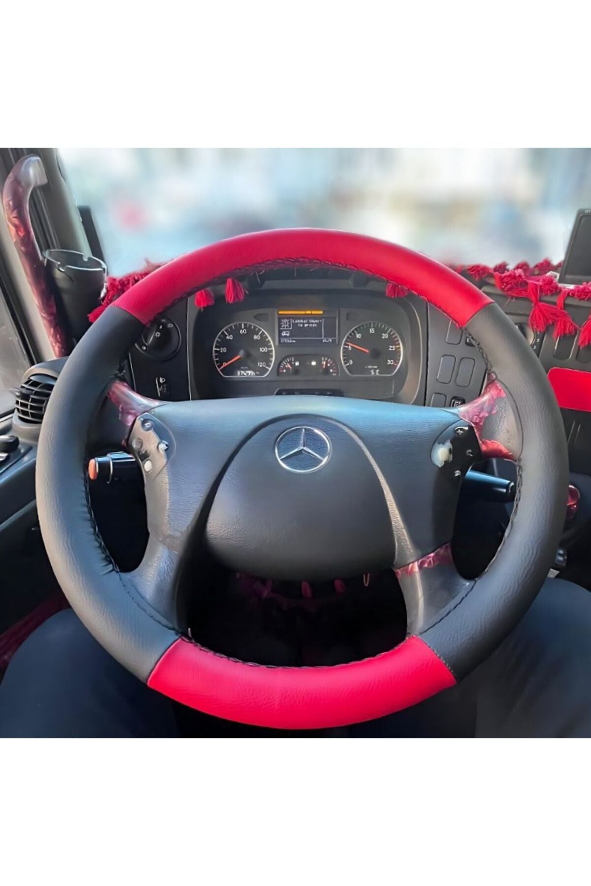 DİKİŞLİ DİREKSİYON KILIFI İTHAL SİYAH DERİ BAYRAK KIRMIZI DERİ SİYAH DİKİŞLİ MERCEDES TIR KAMYON