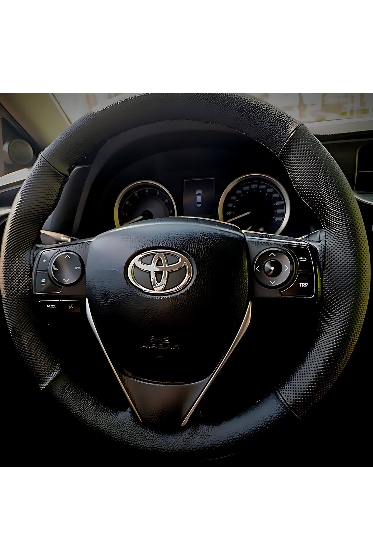 DİKİŞLİ DİREKSİYON KILIFI İTHAL SİYAH DERİ NOKTALI DERİ SİYAH DİKİŞLİ TOYOTA COROLLA İÇİN