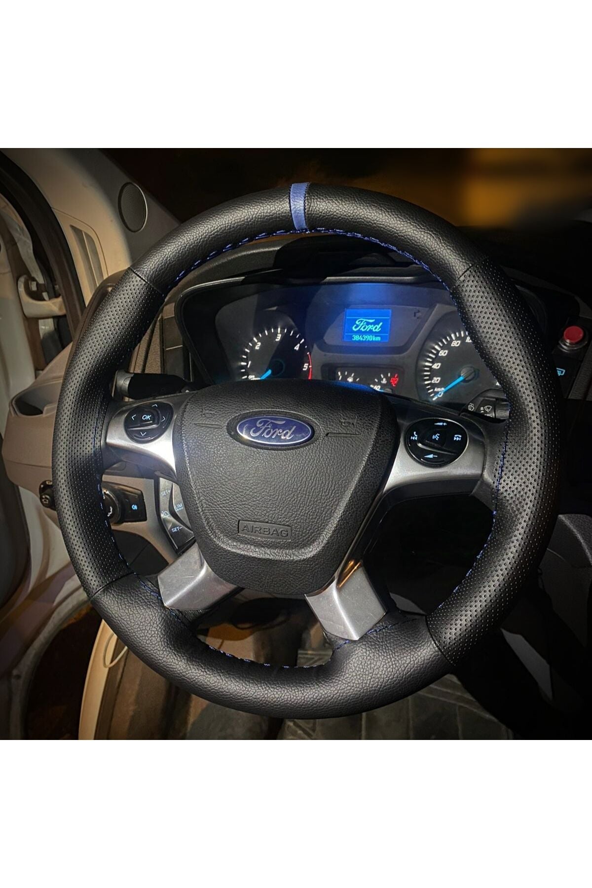 DİKİŞLİ DİREKSİYON KILIFI İTHAL SİYAH DERİ NOKTALI DERİ MAVİ YÜZÜK MAVİ DİKİŞLİ FORD CUSTOM İÇİN