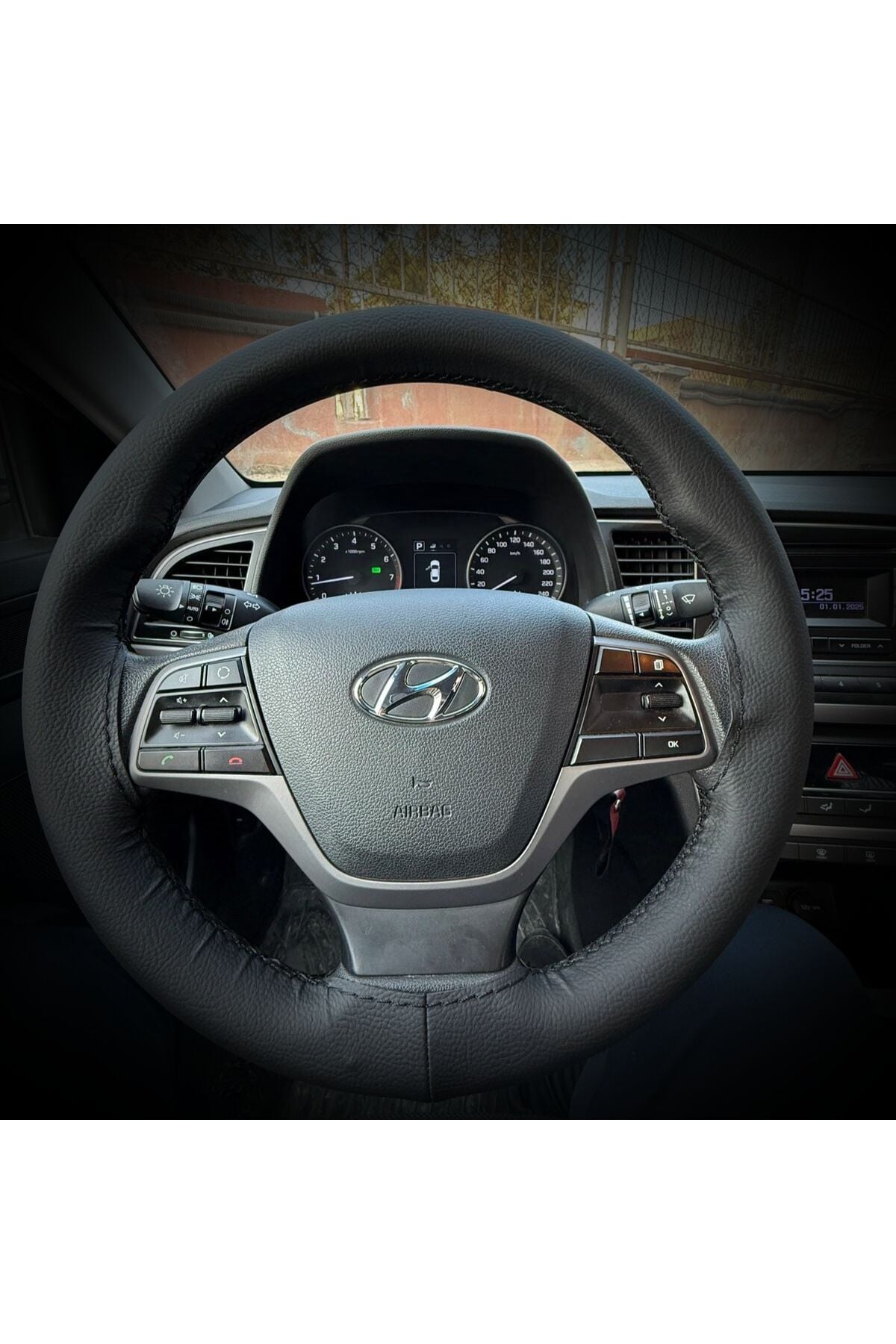 DİKİŞLİ DİREKSİYON KILIFI İTHAL SİYAH DERİ SİYAH DİKİŞLİ HYUNDAİ ELENTRA İÇİN