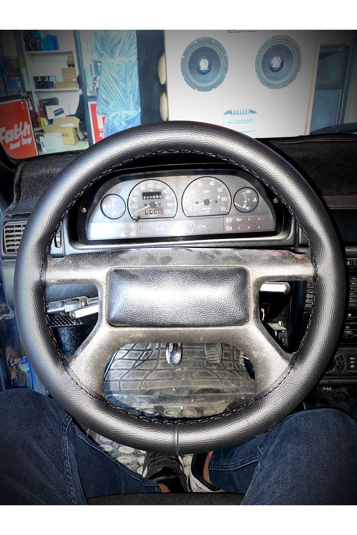 DİKİŞLİ DİREKSİYON KILIFI SİYAH DERİ SİYAH DİKİŞLİ FIAT UNO İÇİN