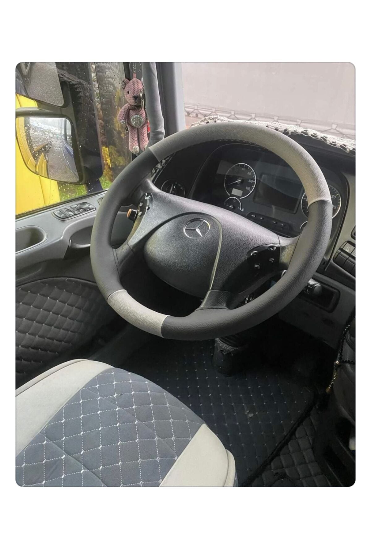 DİKİŞLİ DİREKSİYON KILIFI GRİ/SİYAH DERİ SİYAH DİKİŞLİ MERCEDES TIR KAMYON İÇİN