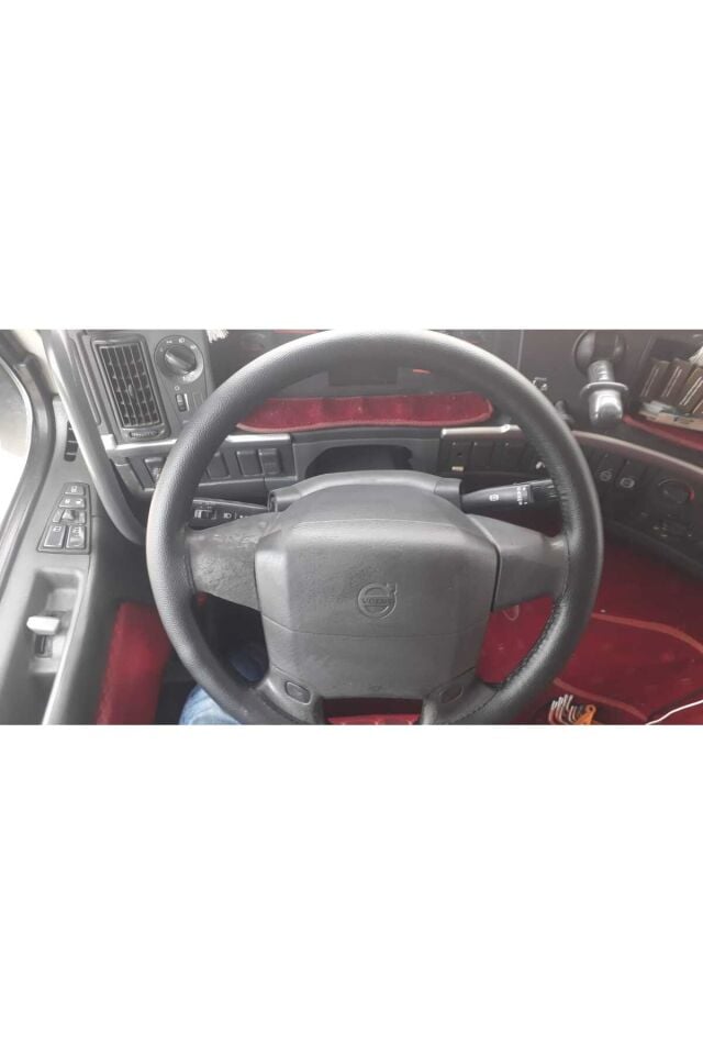 DİKİŞLİ DİREKSİYON KILIFI SİYAH DERİ SİYAH DİKİŞLİ VOLVO TIR KAMYON İÇİN