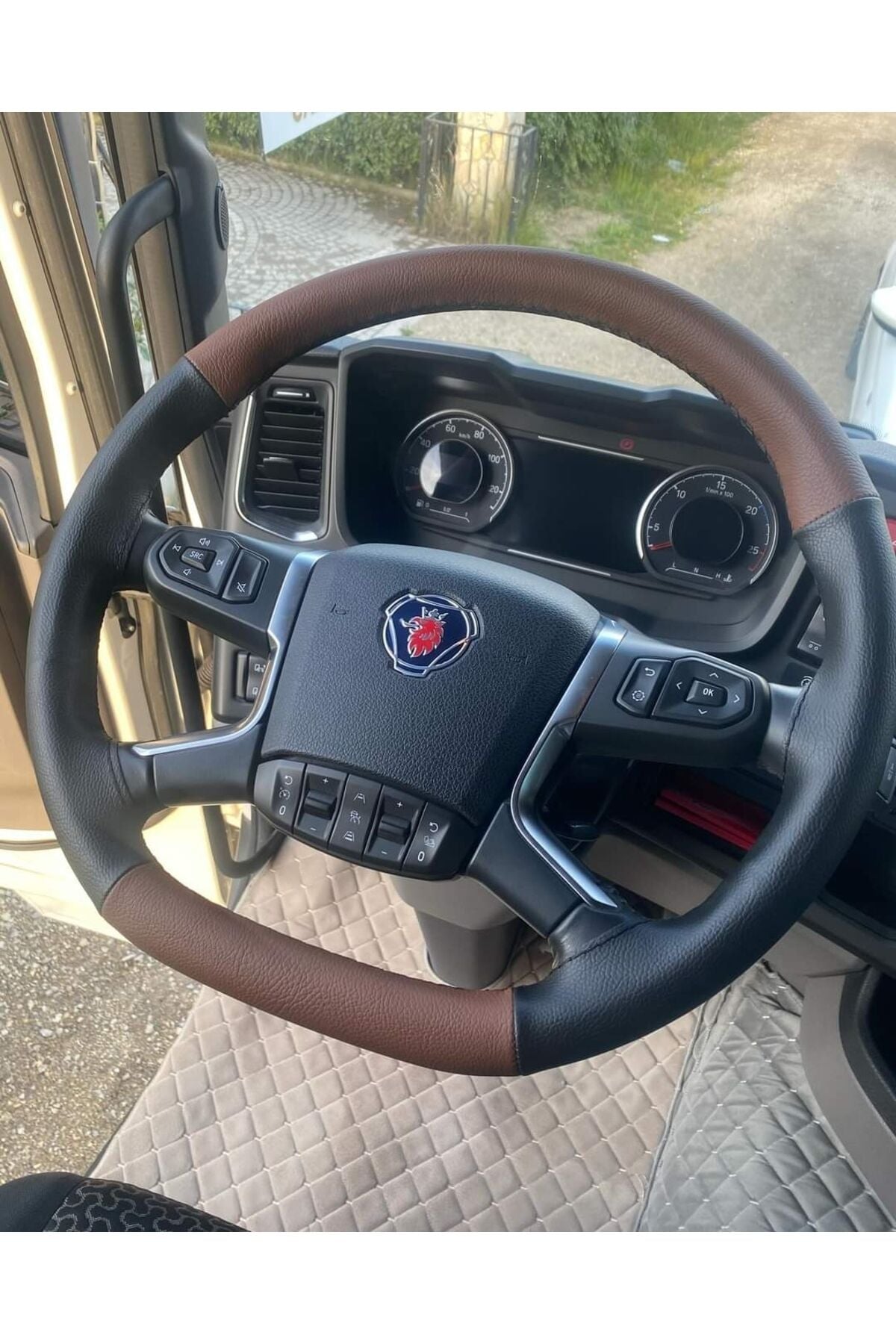 Dikişli Direksiyon Kılıfı Kahve/siyah Deri Siyah Dikişli Scania Tır Kamyon İçin
