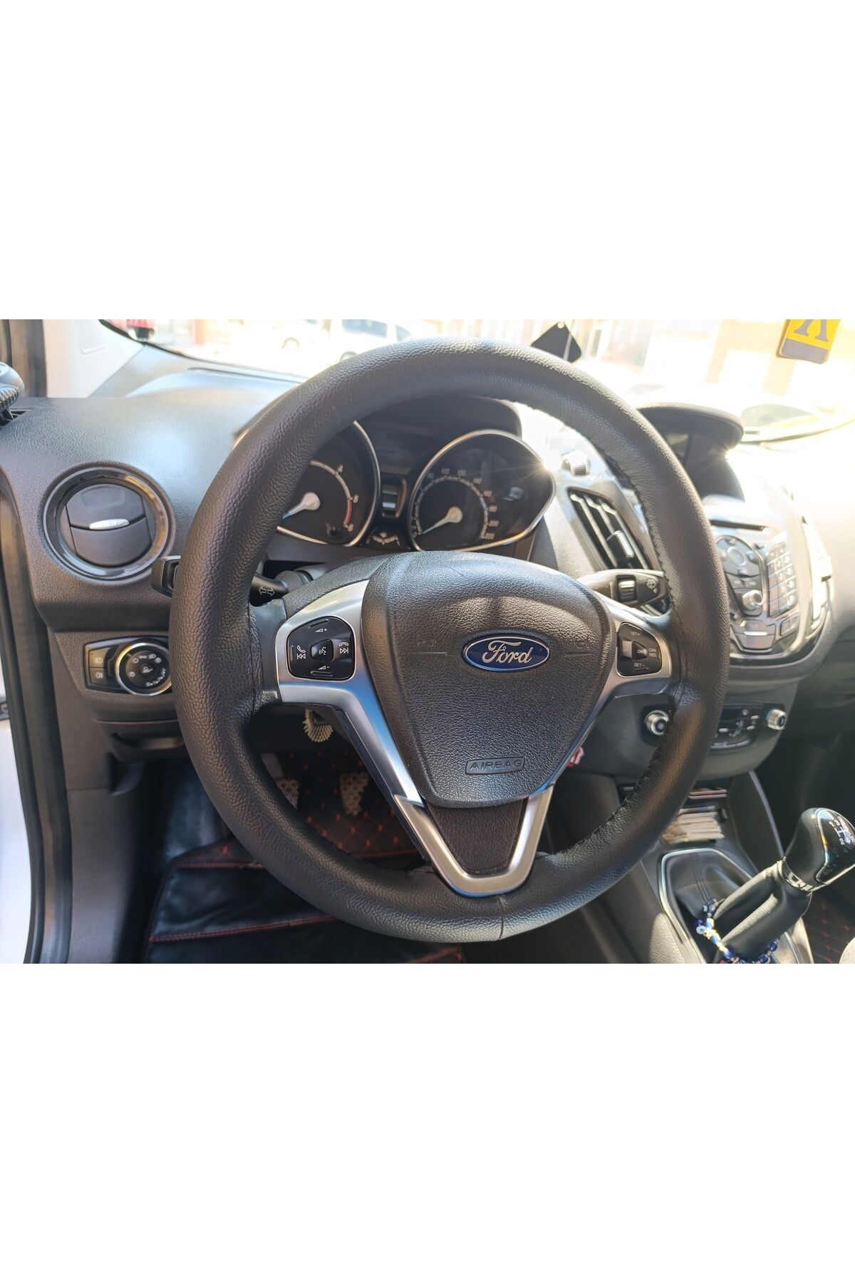 Dikişli Direksiyon Kılıfı Damarlı Deri Siyah Dikişli Ford Currier Dolu Paket