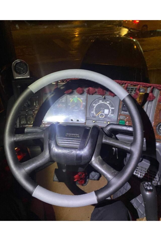 Dikişli Direksiyon Kılıfı Gri Siyah Deri Siyah Dikişli Scania Tır Kamyon İçin